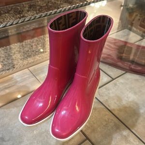 FENDI rubber boots😃